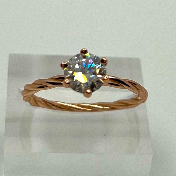 R1032 Certified 1 Carat VVS1 Clarity Moissanite Diamond Ring18K Rose Gold S925